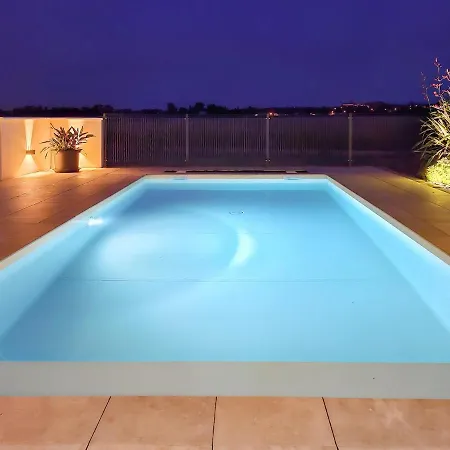 Garden & Pool *