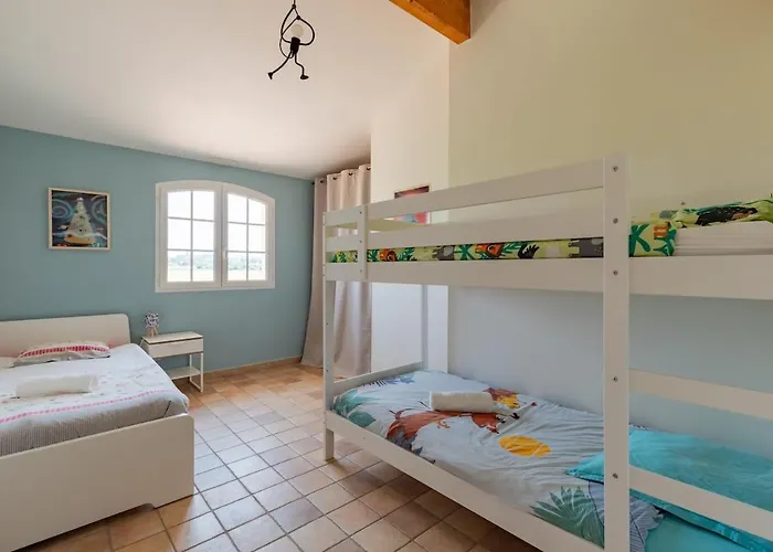 Garden & Pool بيت للعطل