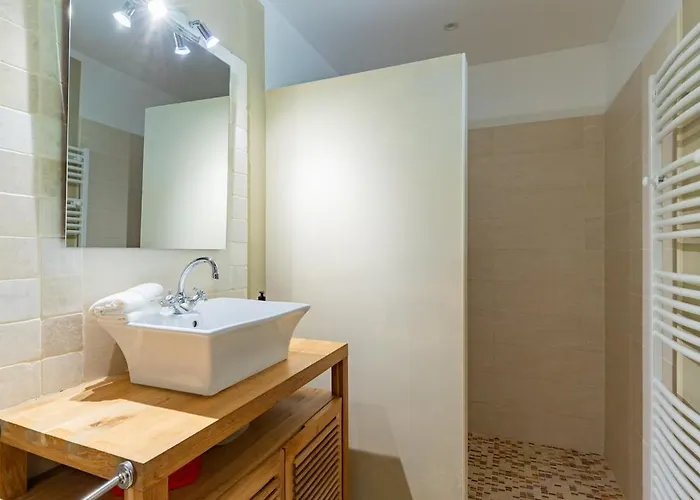 بيت للعطل Garden & Pool