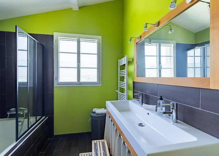 Garden & Pool بيت للعطل