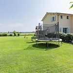 Prázdninový dům Garden & Pool *