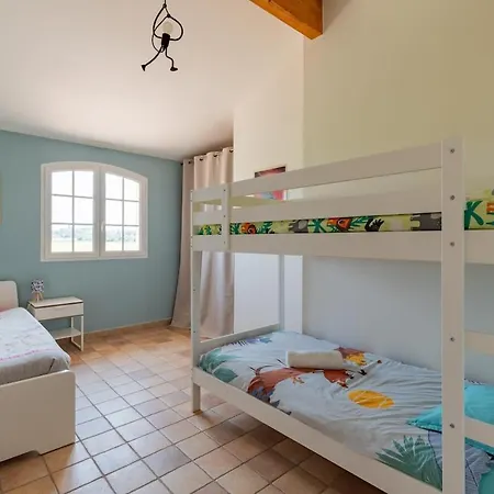 Garden & Pool Nyaraló