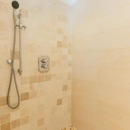 Garden & Pool * Miremont (Haute-Garonne)