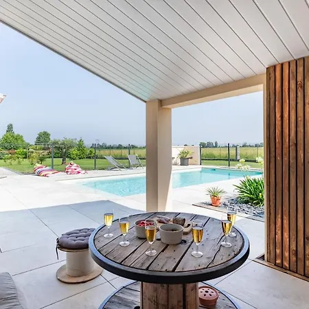 Garden & Pool Nyaraló *