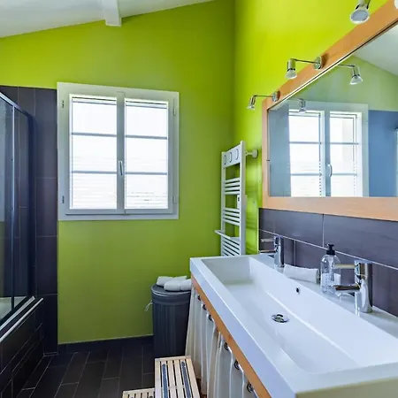 Garden & Pool Nyaraló