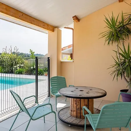 Garden & Pool Nyaraló *